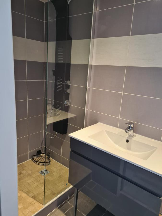 Spacieux Studio Dans Le Beaujolais Saint-Georges-de-Reneins Luaran gambar