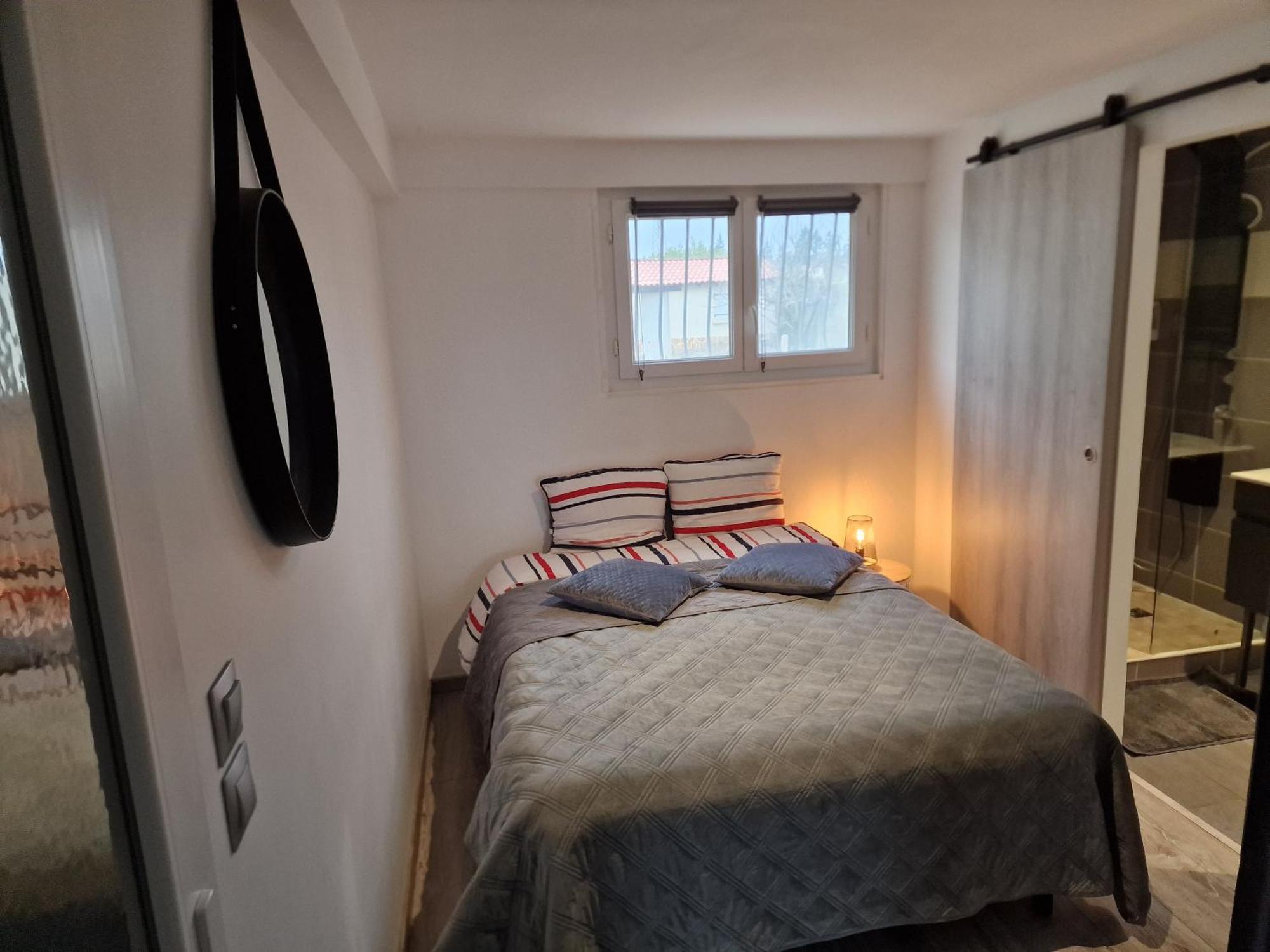 Spacieux Studio Dans Le Beaujolais Saint-Georges-de-Reneins Luaran gambar